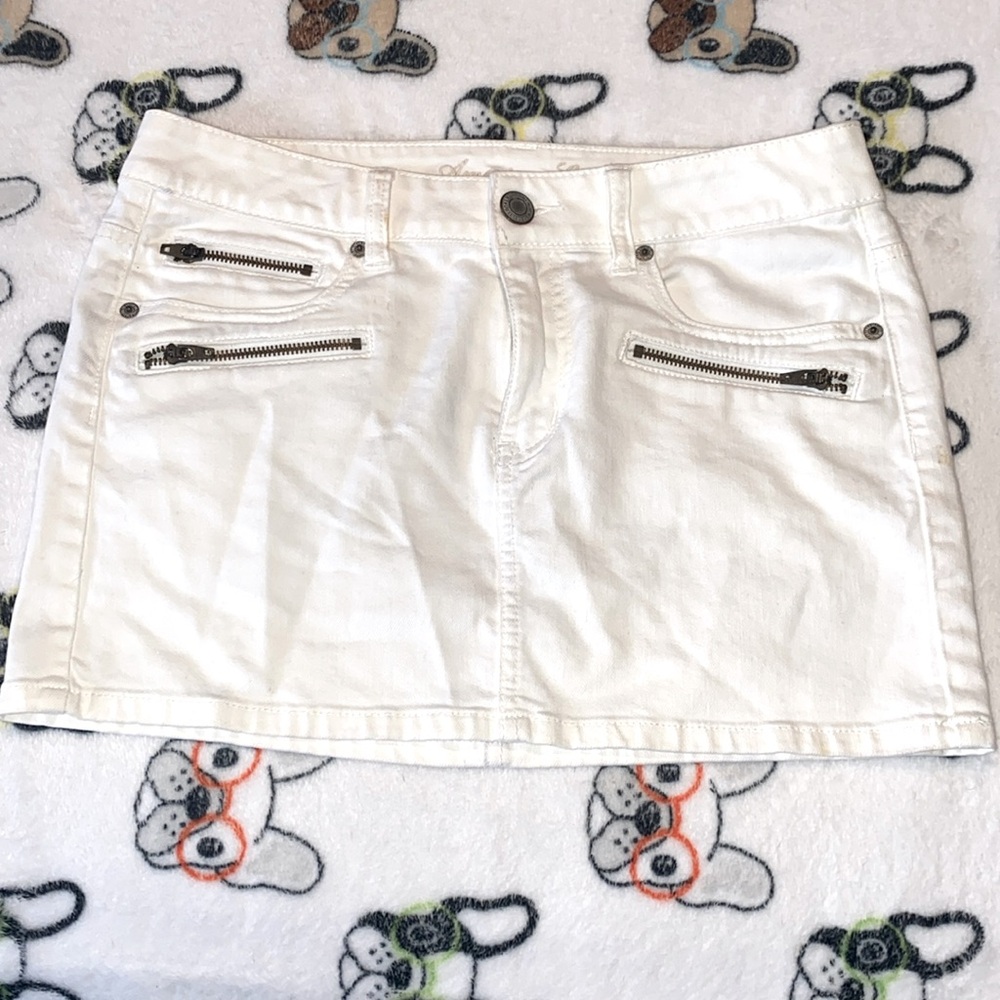 American Eagle white denim mini skirt. Stretchy. Like new.